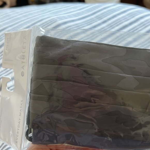 NWT Athleta one size everyday mask bundle pack of five masks and colors - Picture 2 of 5